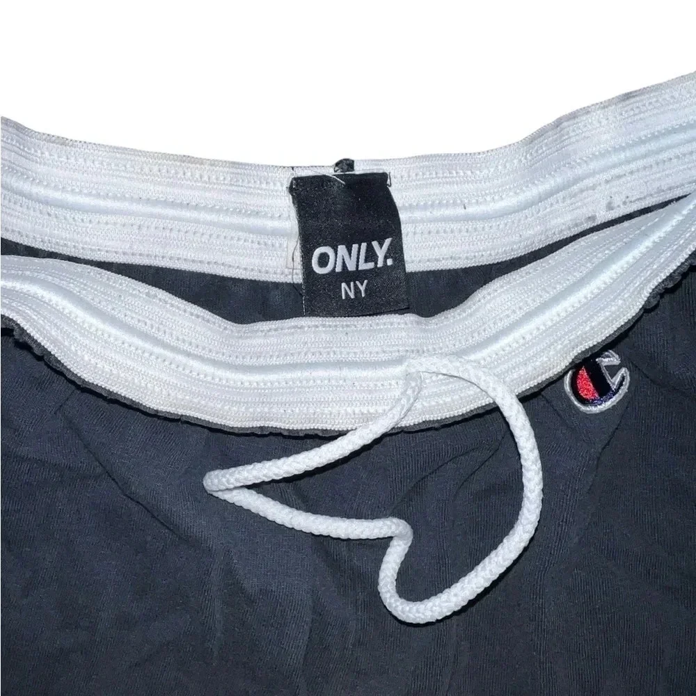 Champion Athletic Shorts Black New York only fashion brand exclusive rare - Picture 2 of 5